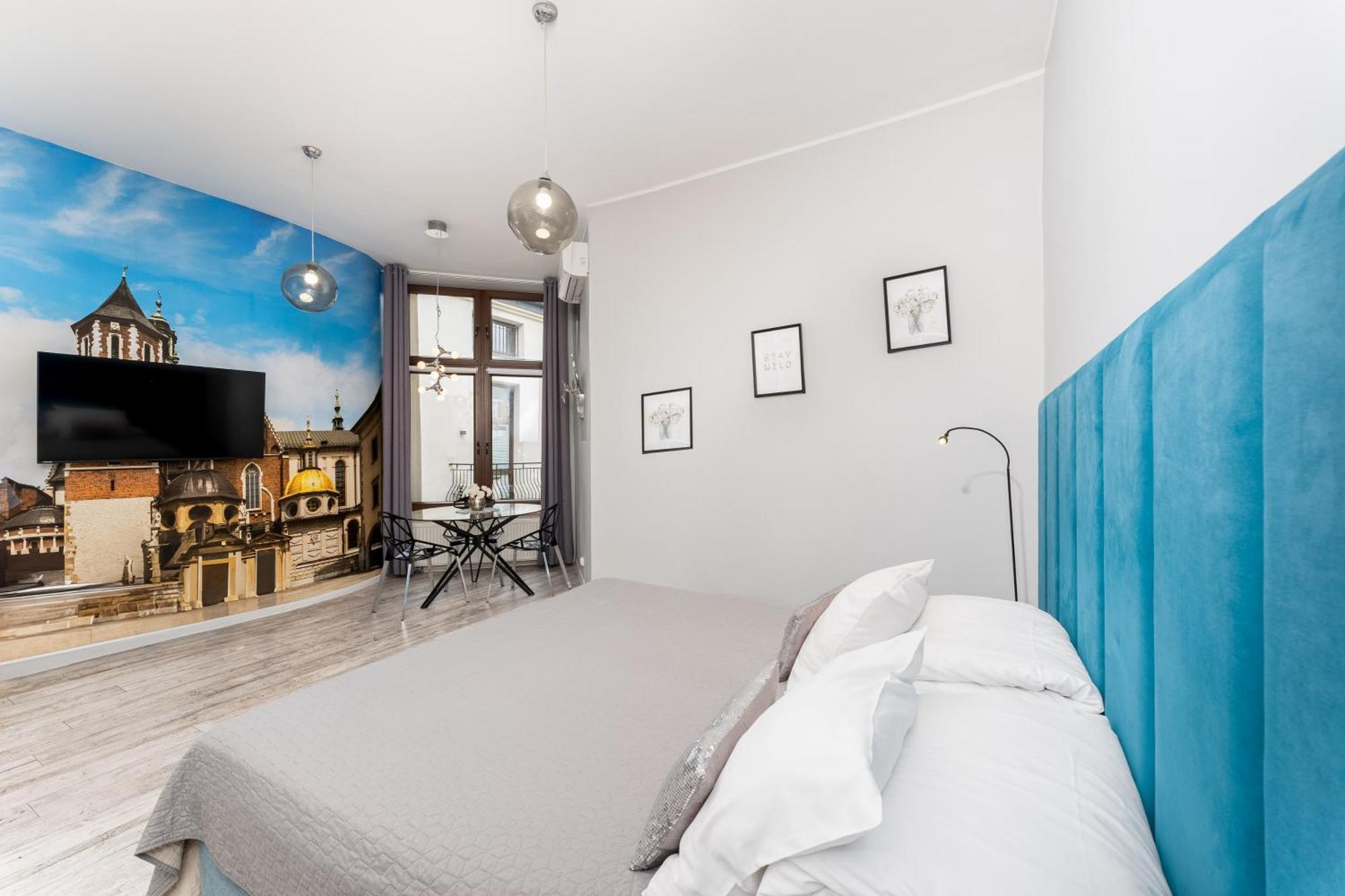 Deluxe Suite | King-size bed | A or C