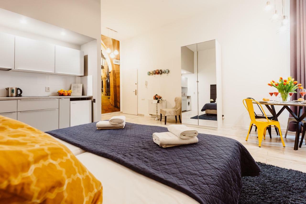 Deluxe Suite | King-size bed | A or C